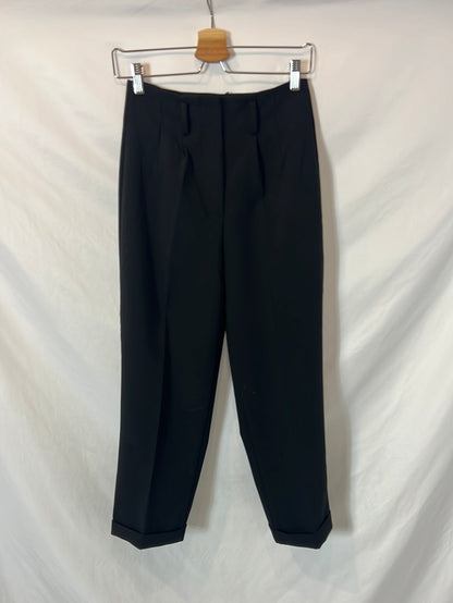 ZARA. Black pleated trousers with hem S.xs