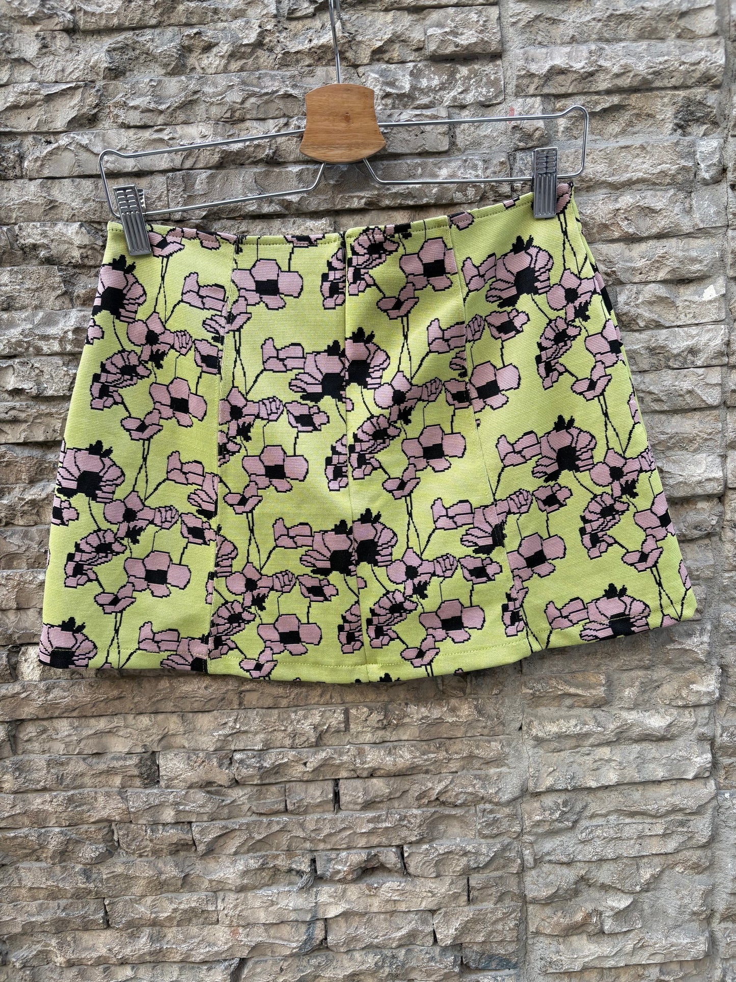 ZARA. Falda corta verde retro