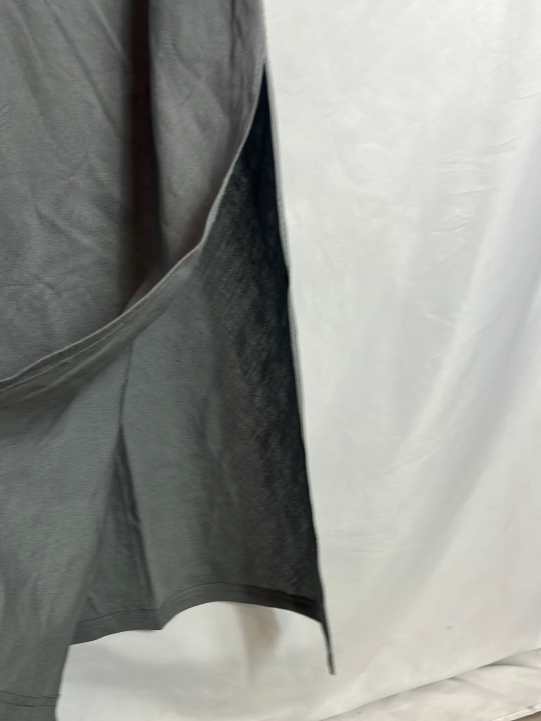 ZARA. Vestido midi gris apertura textura. T XS