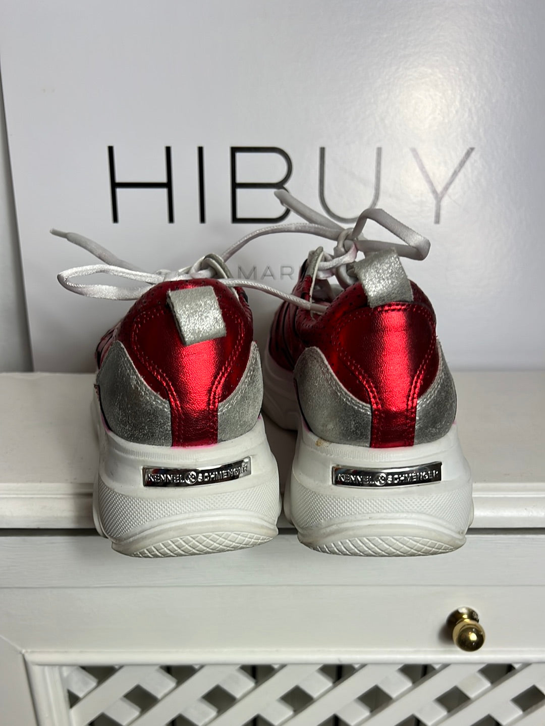 KENNEL SCHMENGER. Zapatillas rojas metálicas T.39