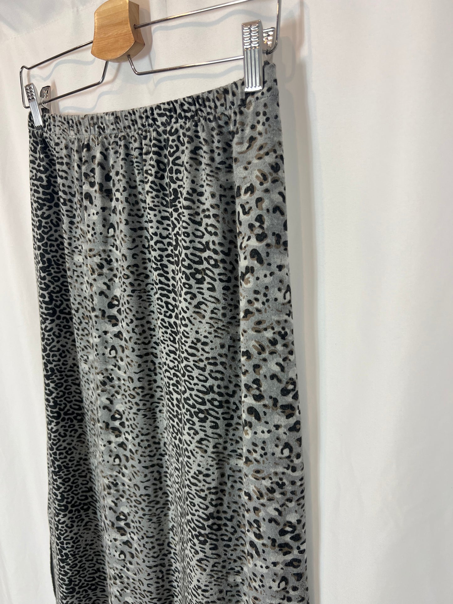 ZÚA. Animal print knit midi skirt. TS