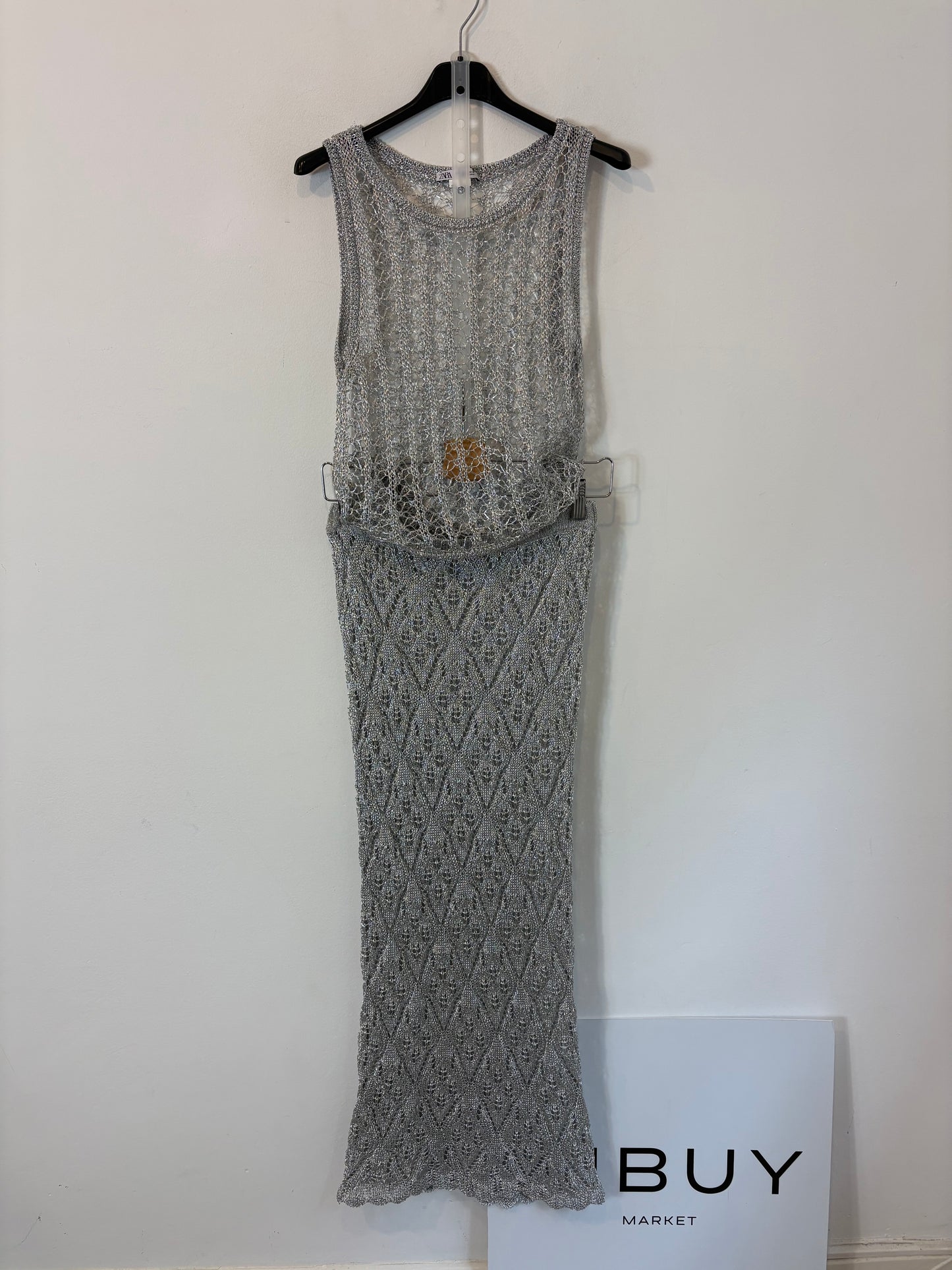 ZARA. Conjunto top y falda plateada crochet. T S/M