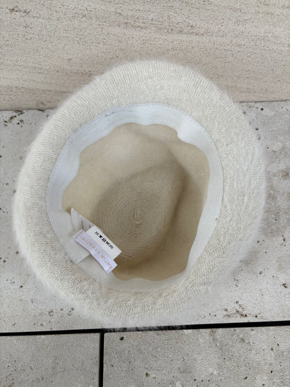 KATIA SERAFINI. Sombrero angora con terciopelo