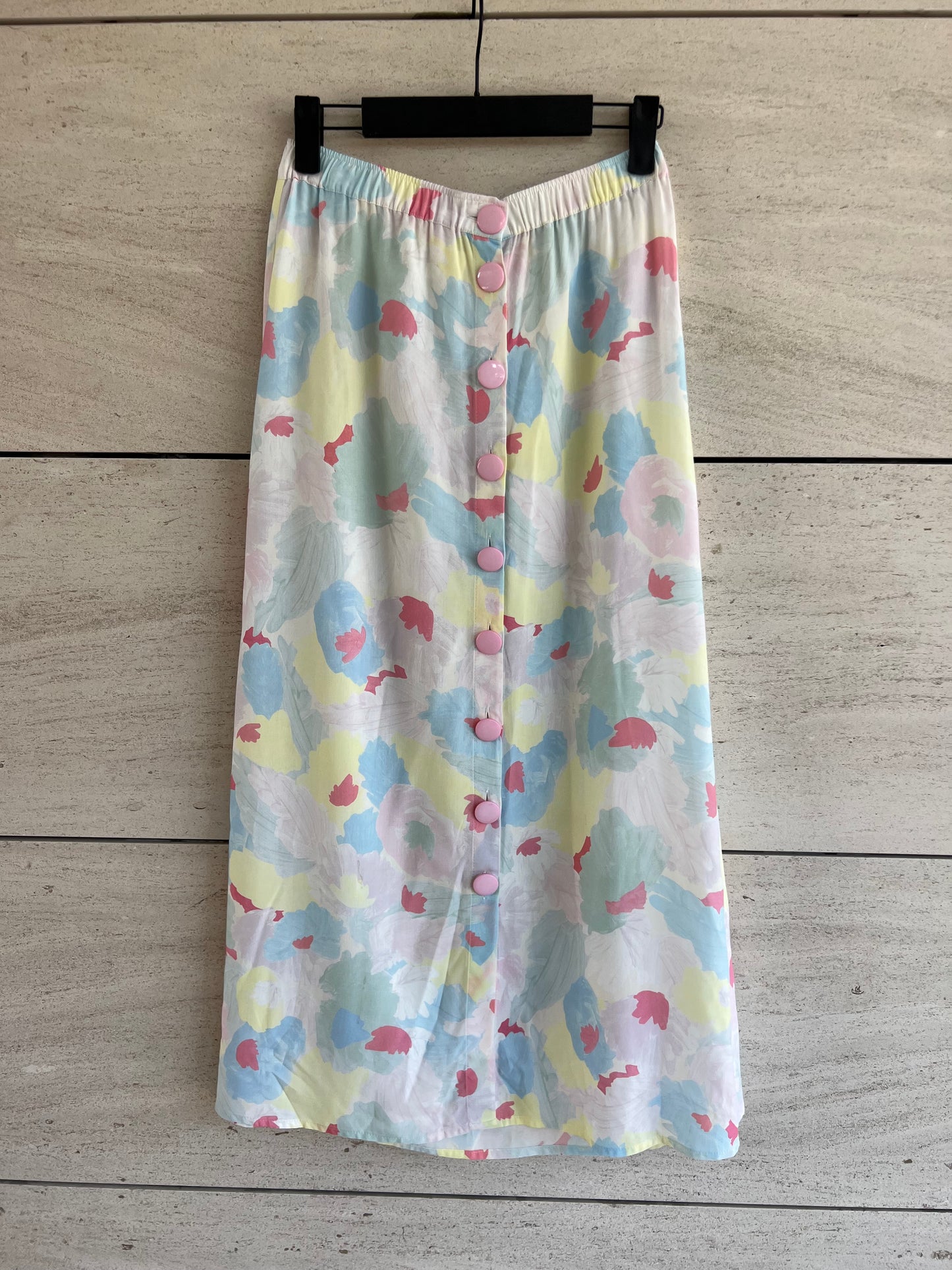 DES PETITS HAUTS. Falda midi abotonada colores T.s