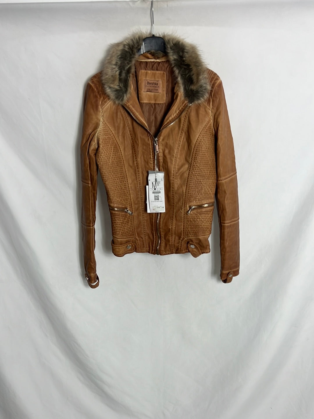 BERSHKA. Cazadora camel efecto piel. T M