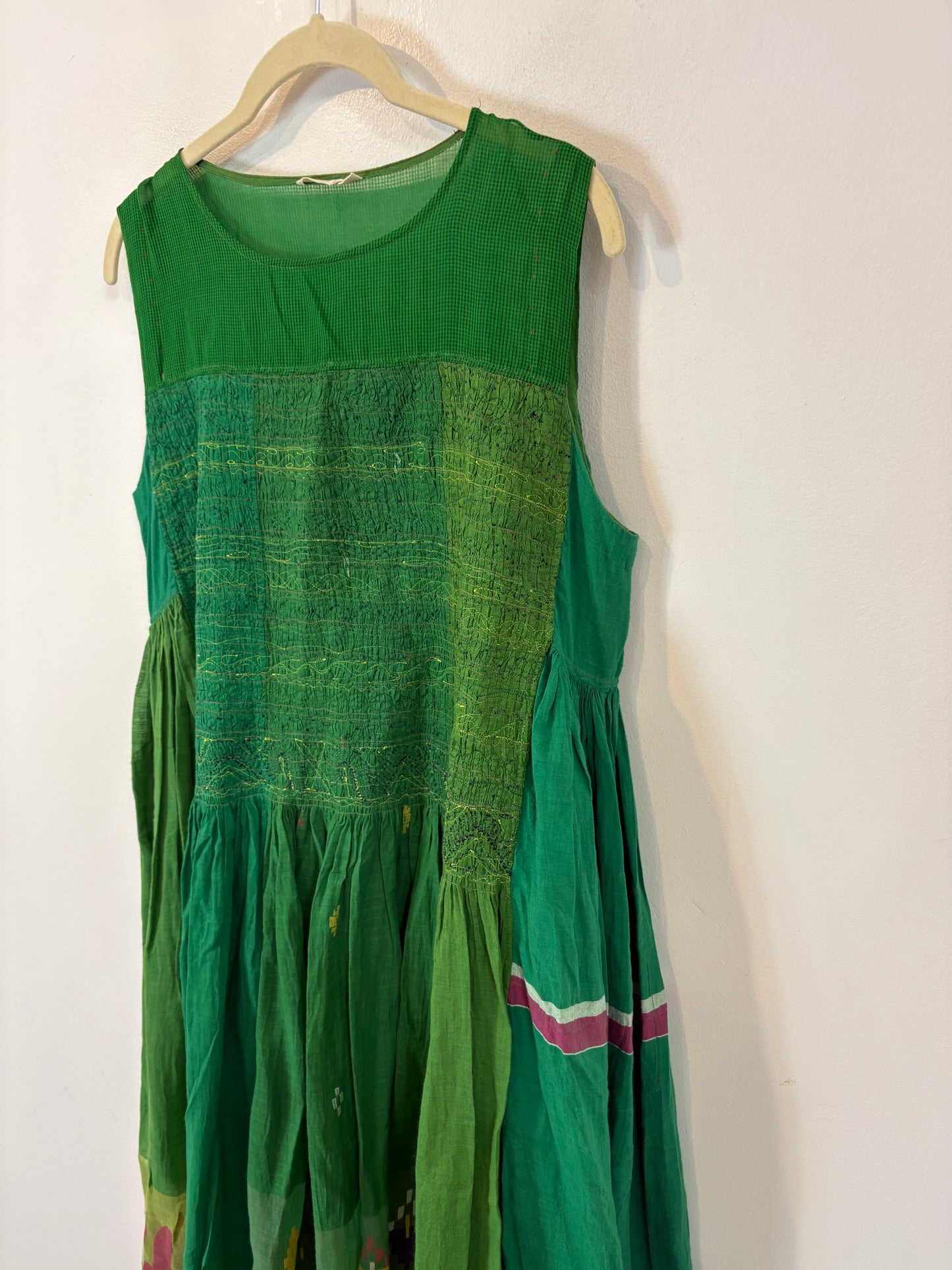 INJIRI. Vestido midi texturas estampado