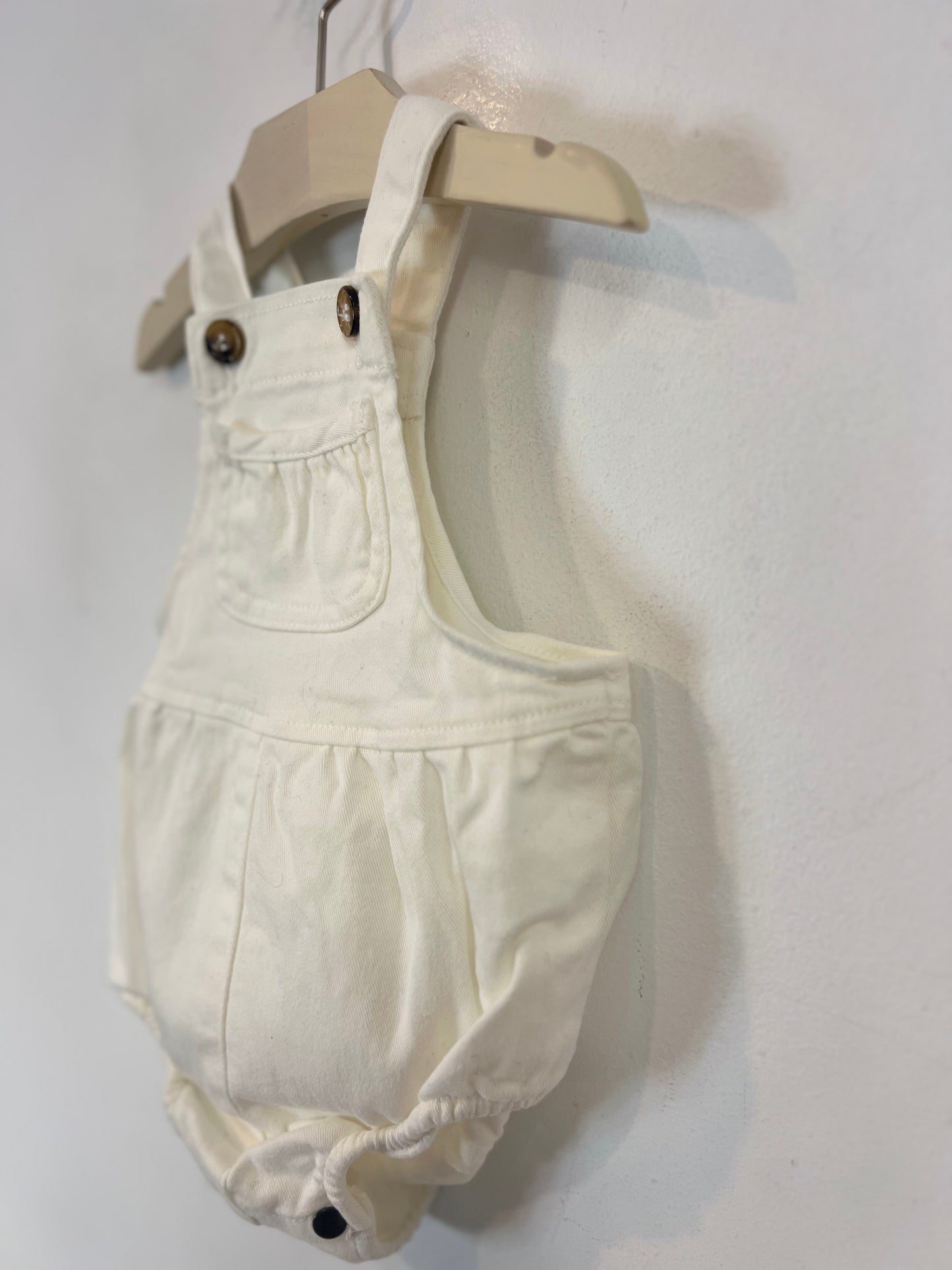 NICOLÍ. Ranita blanca denim T.6-9 meses