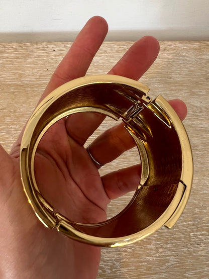 OTHERS. Gold bracelet with mini rhinestones