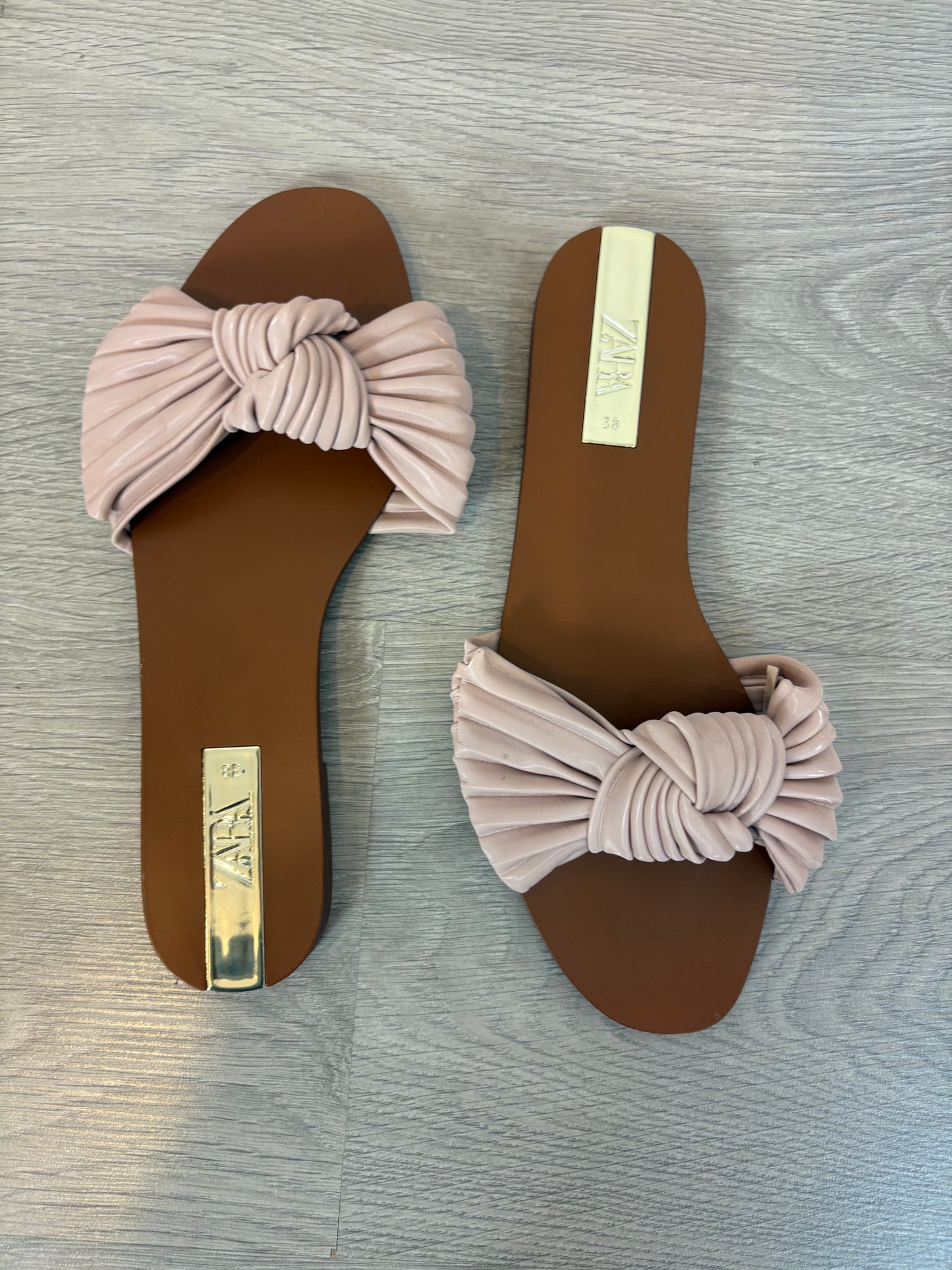 ZARA. Pink gathered strap flat sandal. Size 38