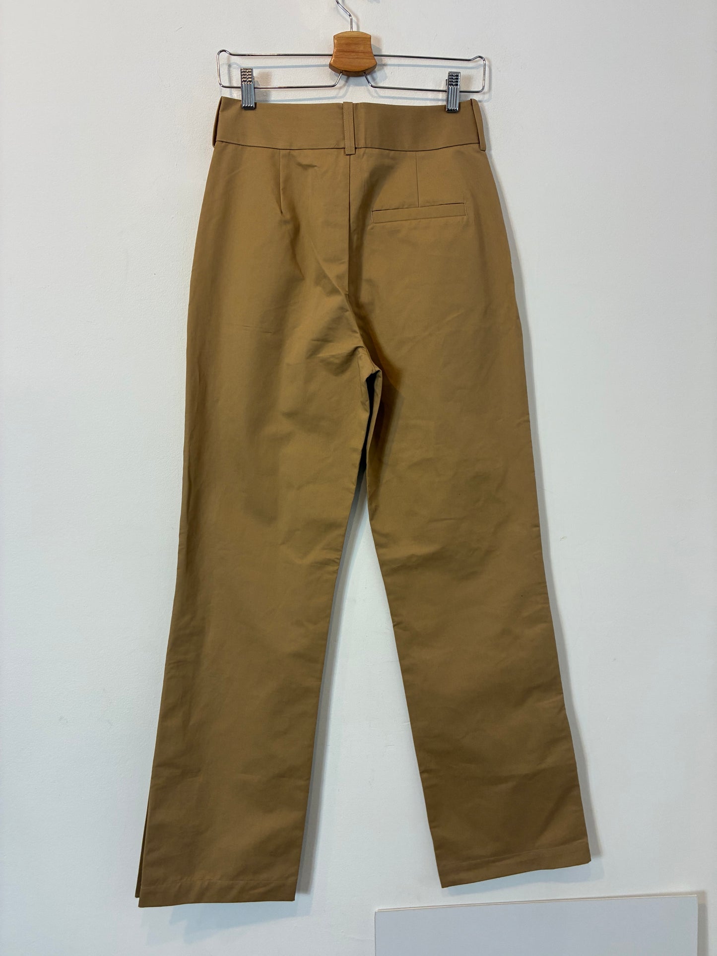 MUSE FOR ALL. Pantalón beige pinzas
