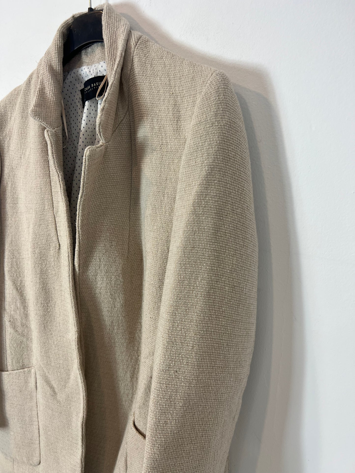 ZARA. Chaqueta beige textura T S