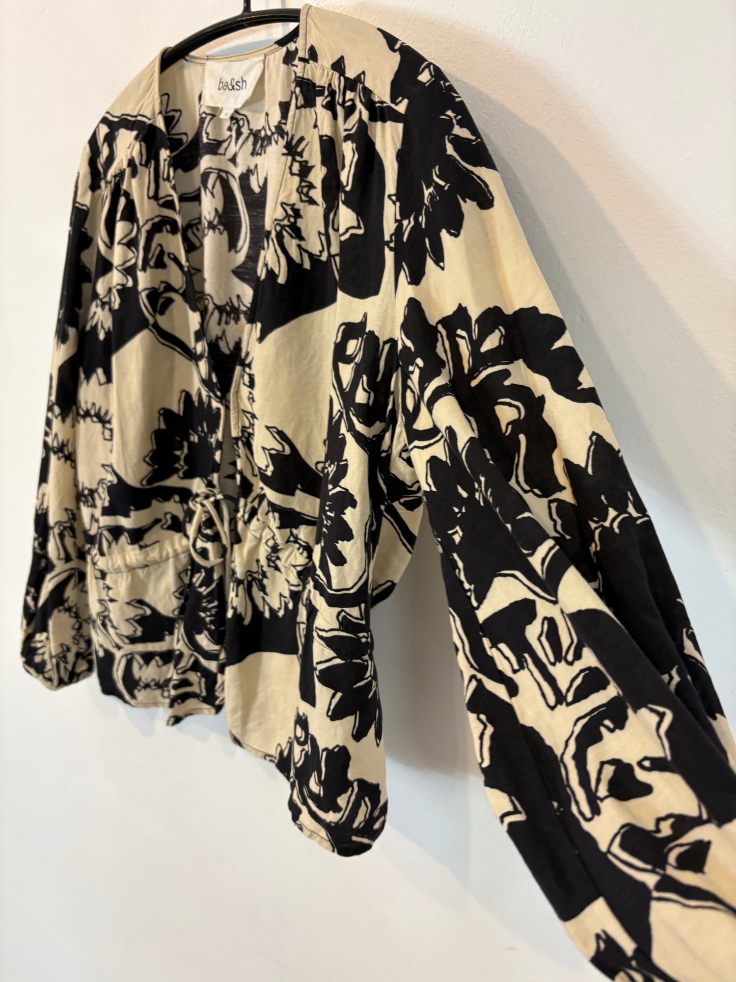 BA&SH. Blusa estampada lazadas
