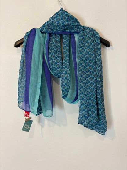 OTRAS. Fular/pareo estampado