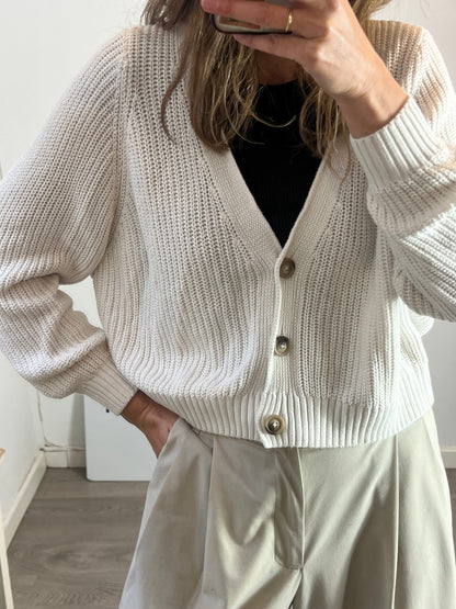 STRADIVARIUS. Chaqueta punto beige claro. T M