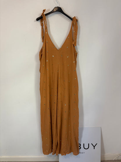 OTRAS. Mono largo fludio mini lentejuelas. T L/XL