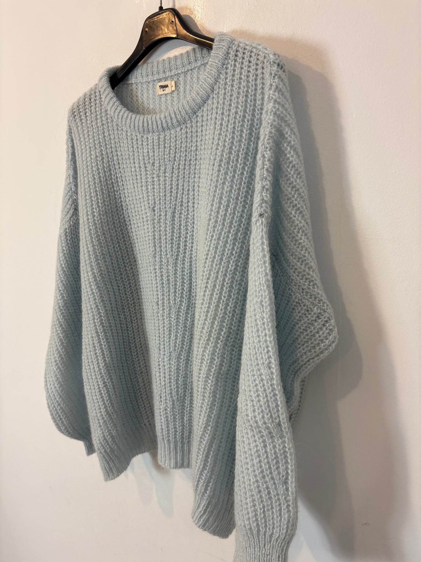 TRIANA BY C. Jersey azul claro cuello redondo