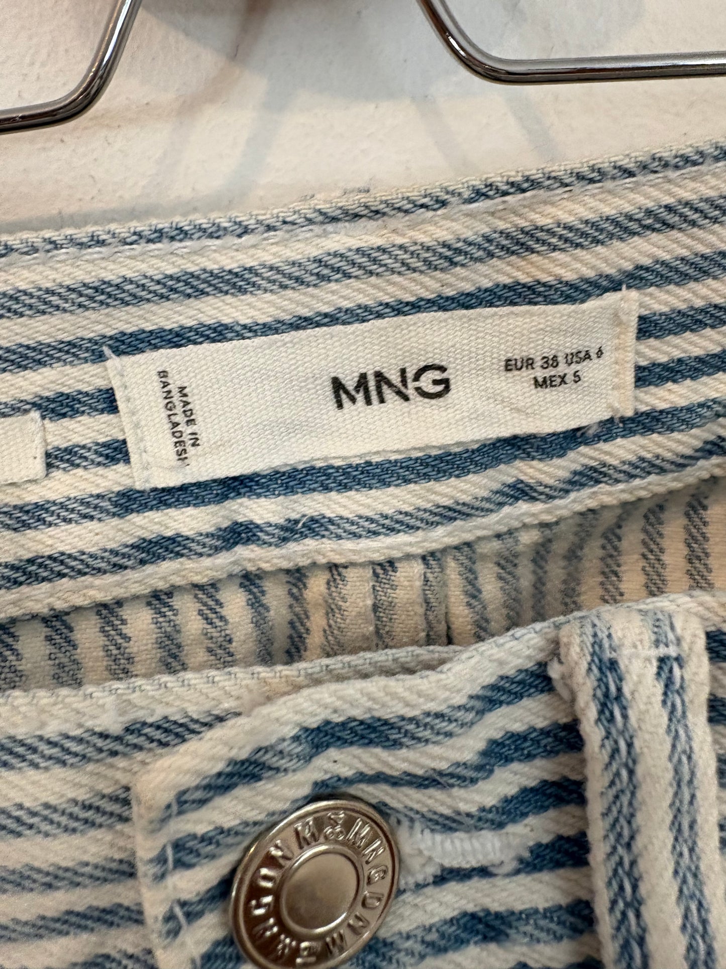 MANGO. Straight-cut striped denim. Size 36