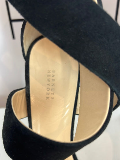 BARNEYS NEW YORK. Sandalia piel negra tiras. T 40