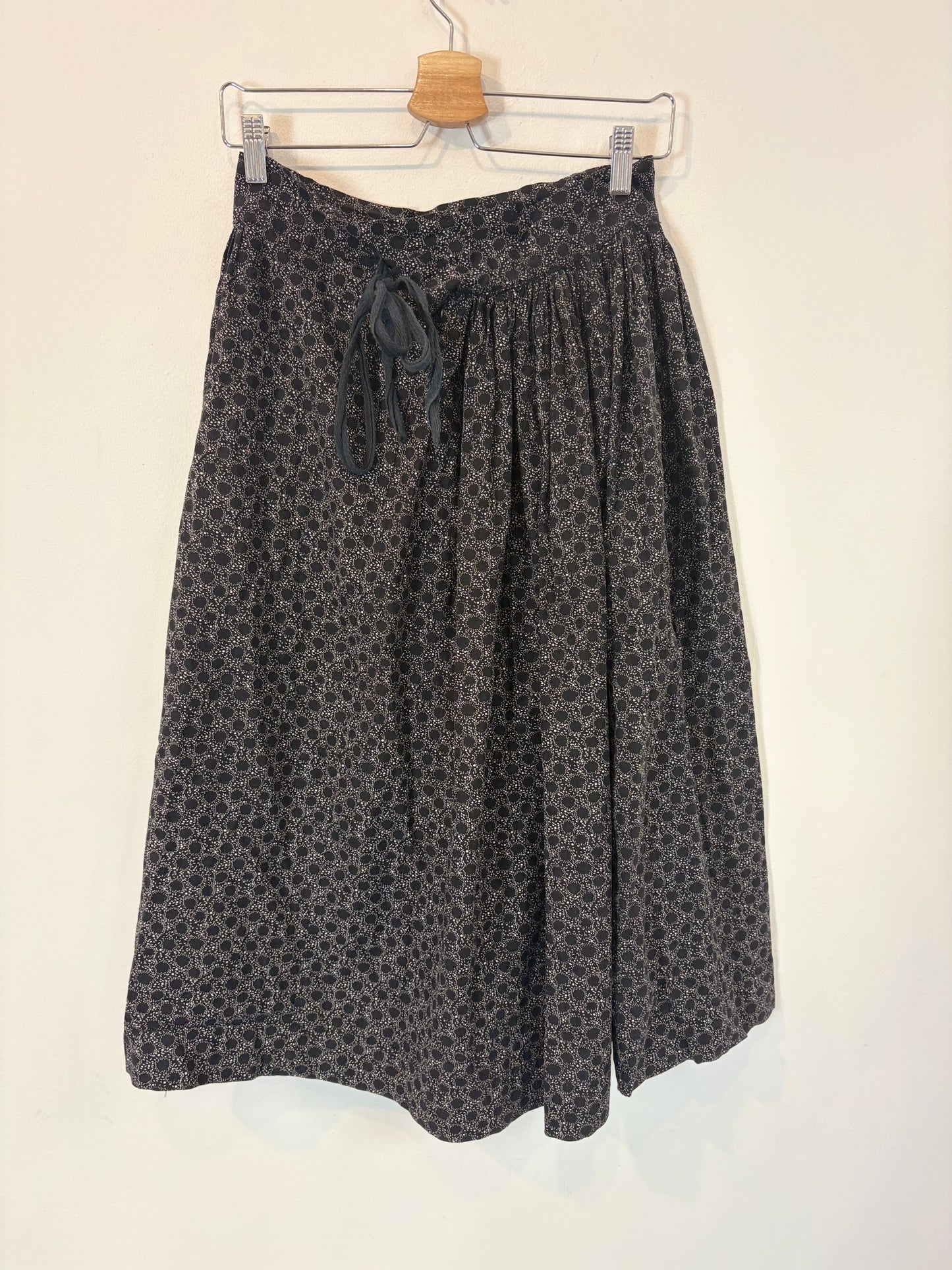 EVA VELAZQUEZ. Blue printed midi skirt. T.S.