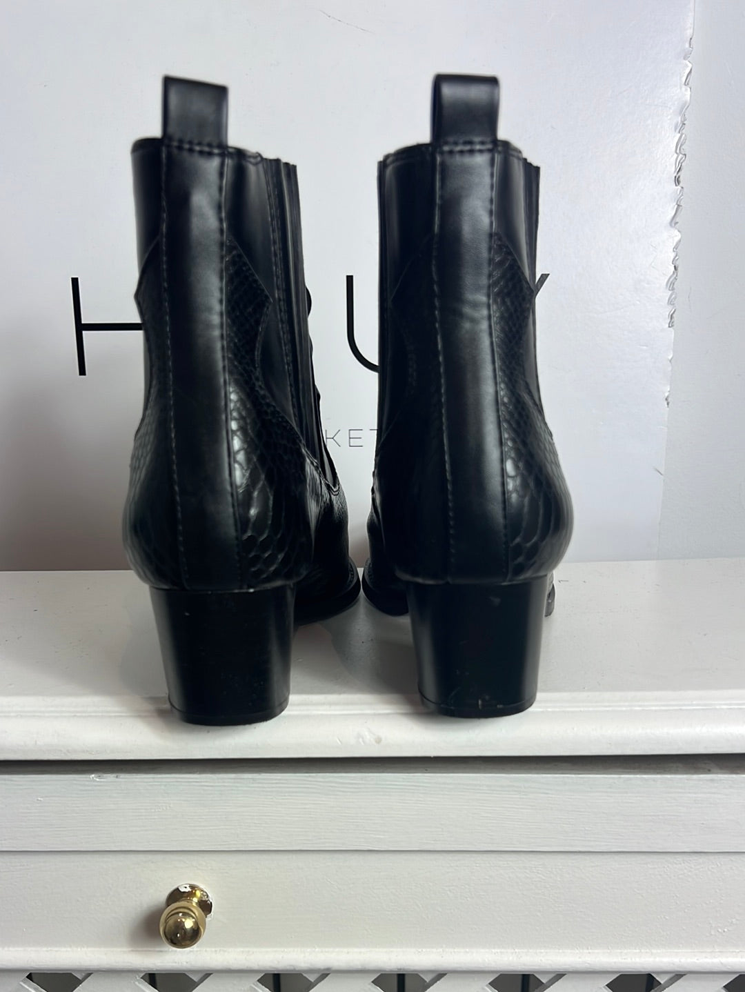 PARFOIS. Botines negros piel efecto animal print. T 38