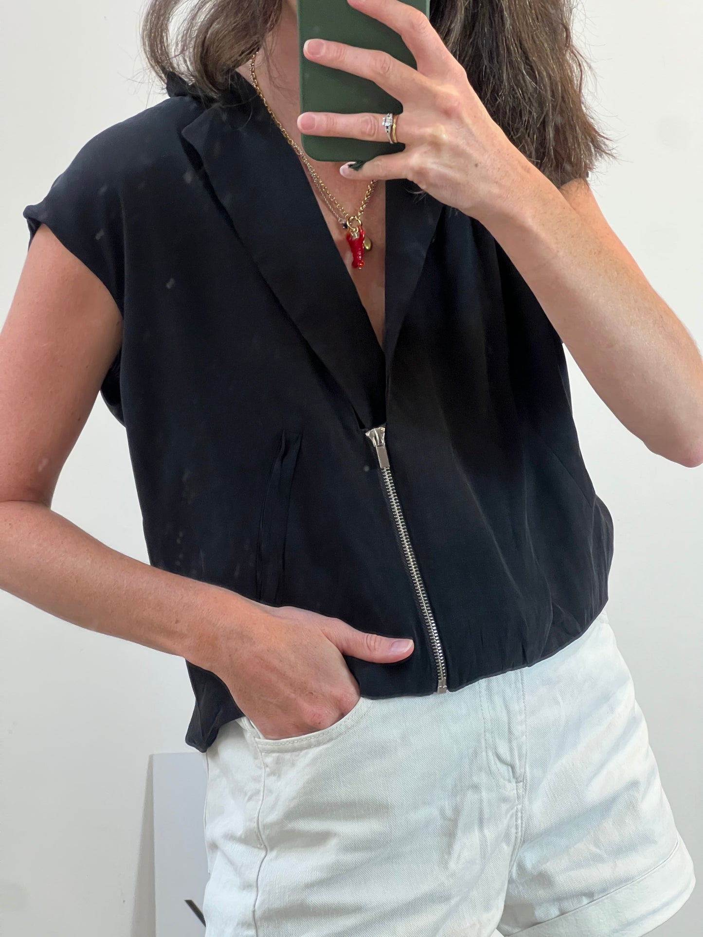 ZARA. Chaleco negro fluido T.m