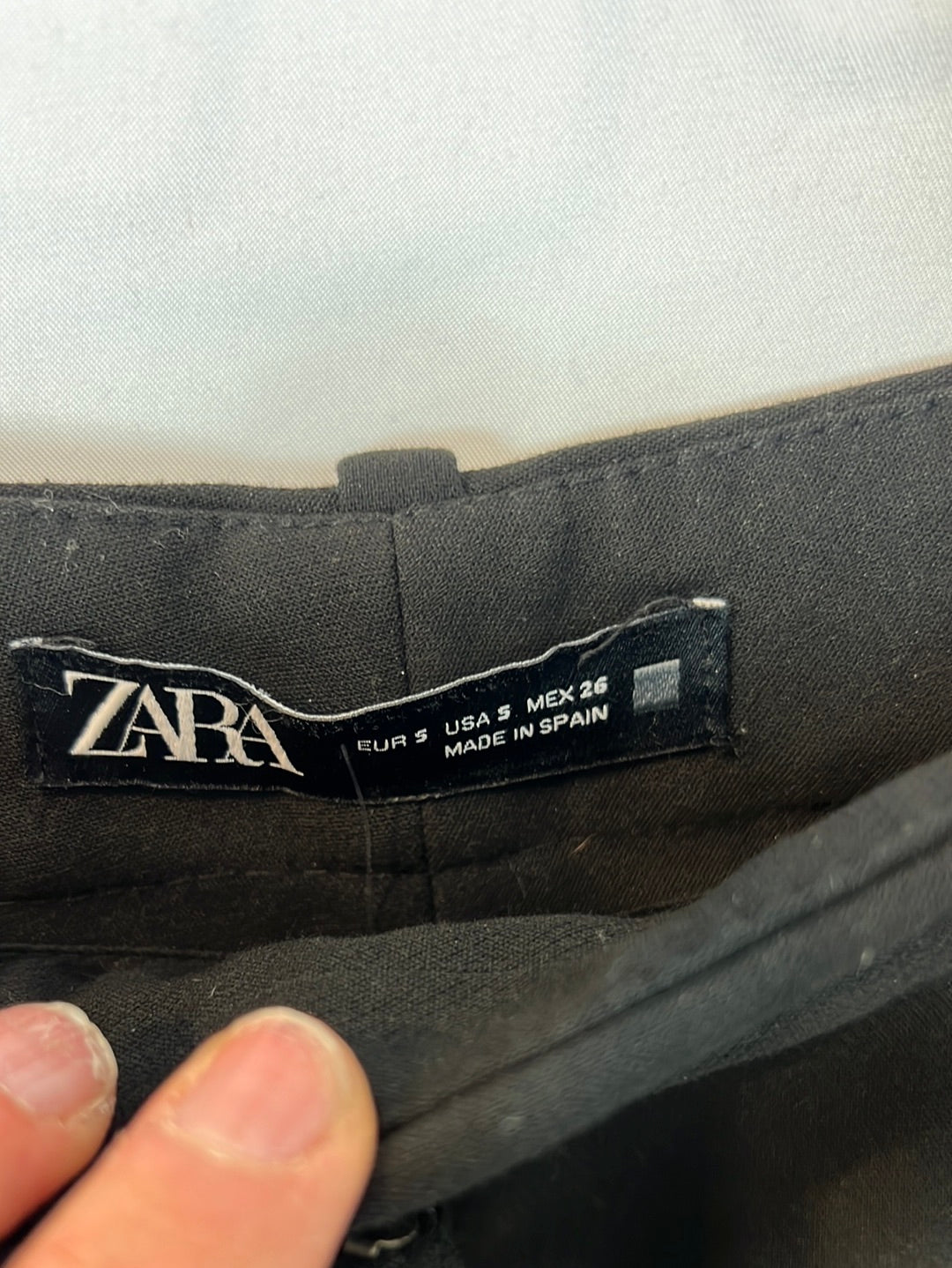 ZARA. Pantalón ancho negro T.s