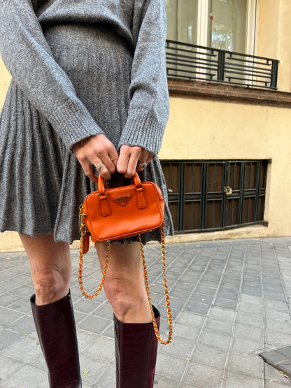 PRADA. Bolso mini Galleria naranja