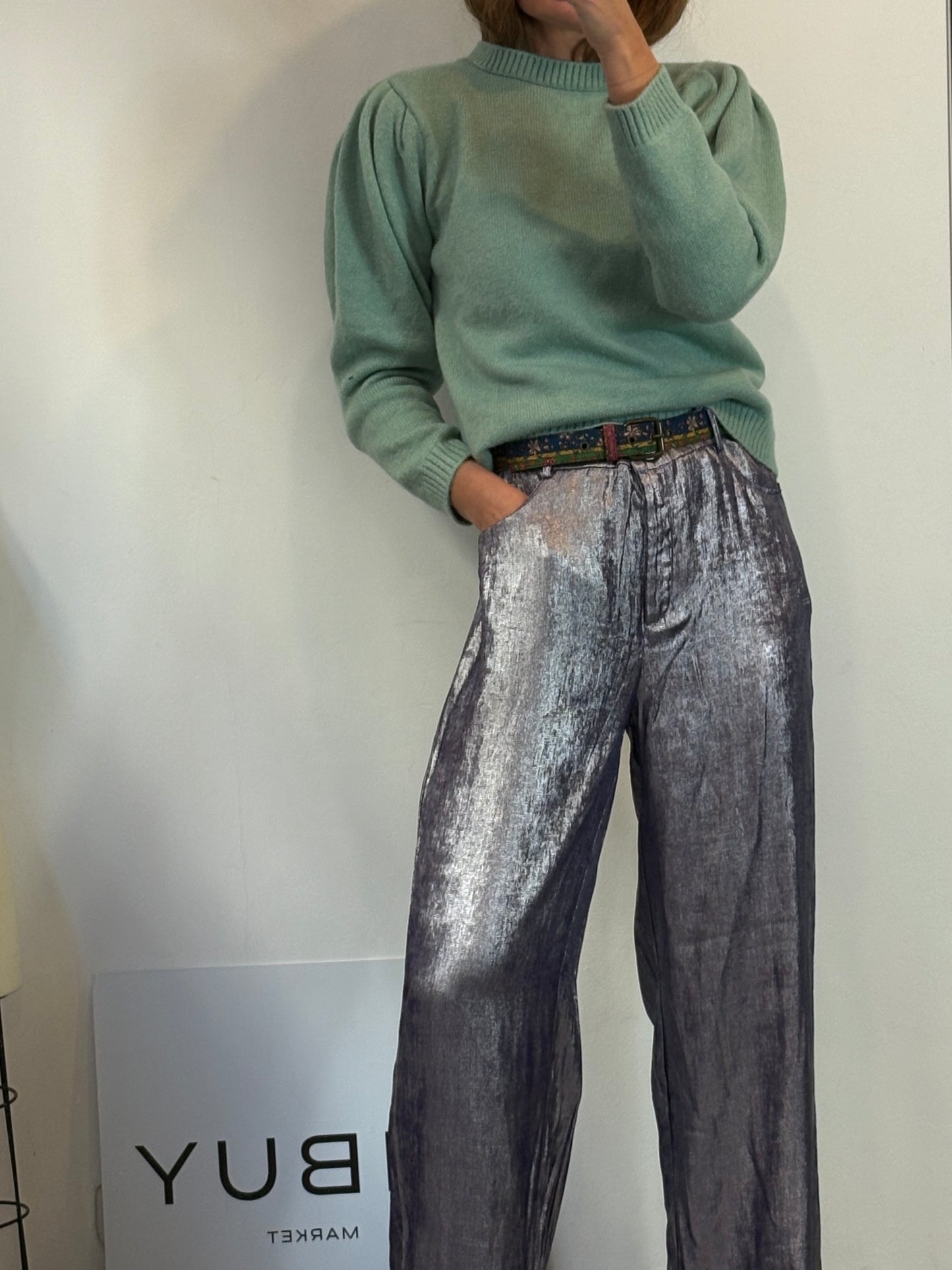 INTROPIA. Pantalón fluido brillo