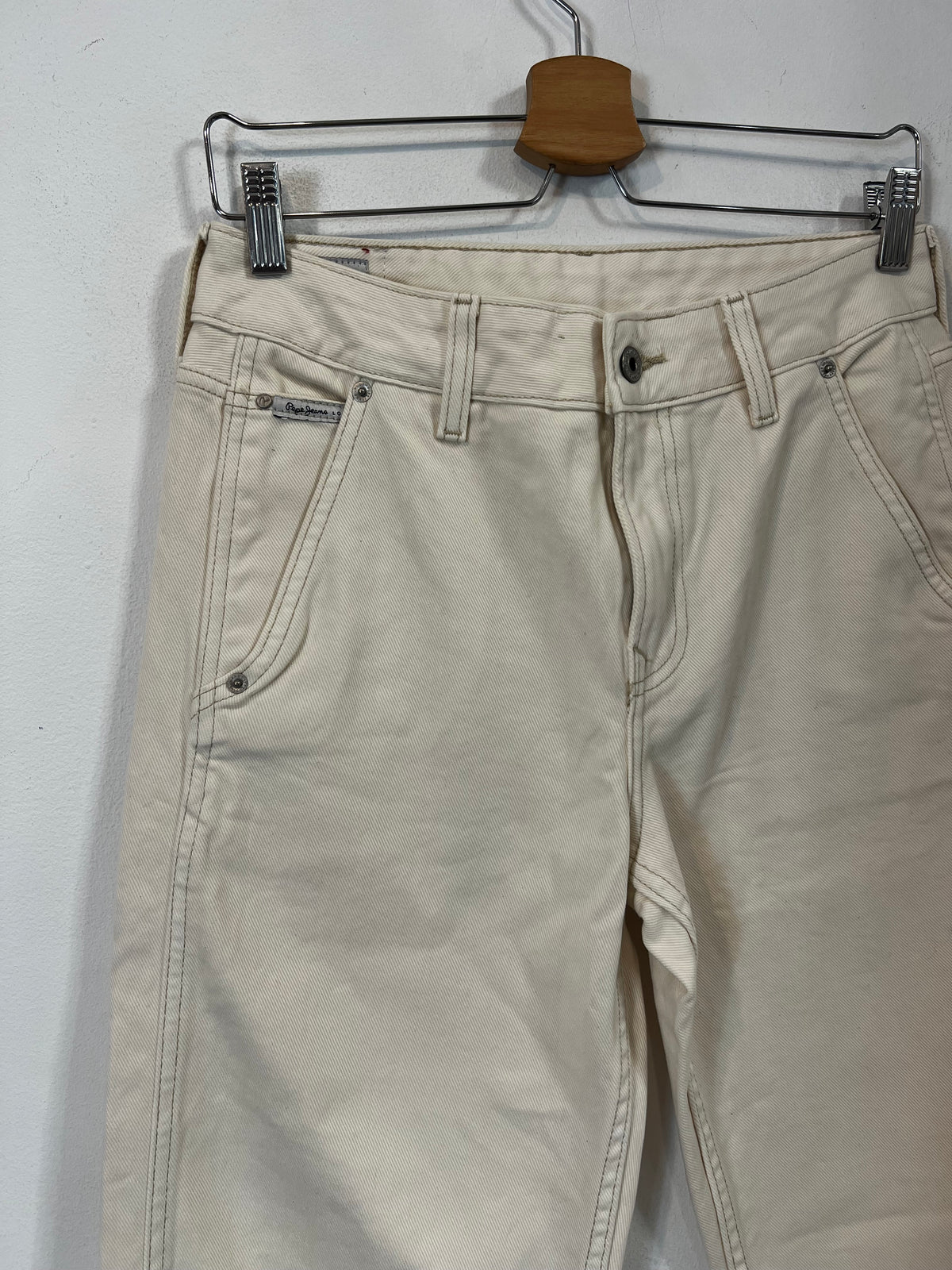 PEPE JEANS. Denim color crudo costuras