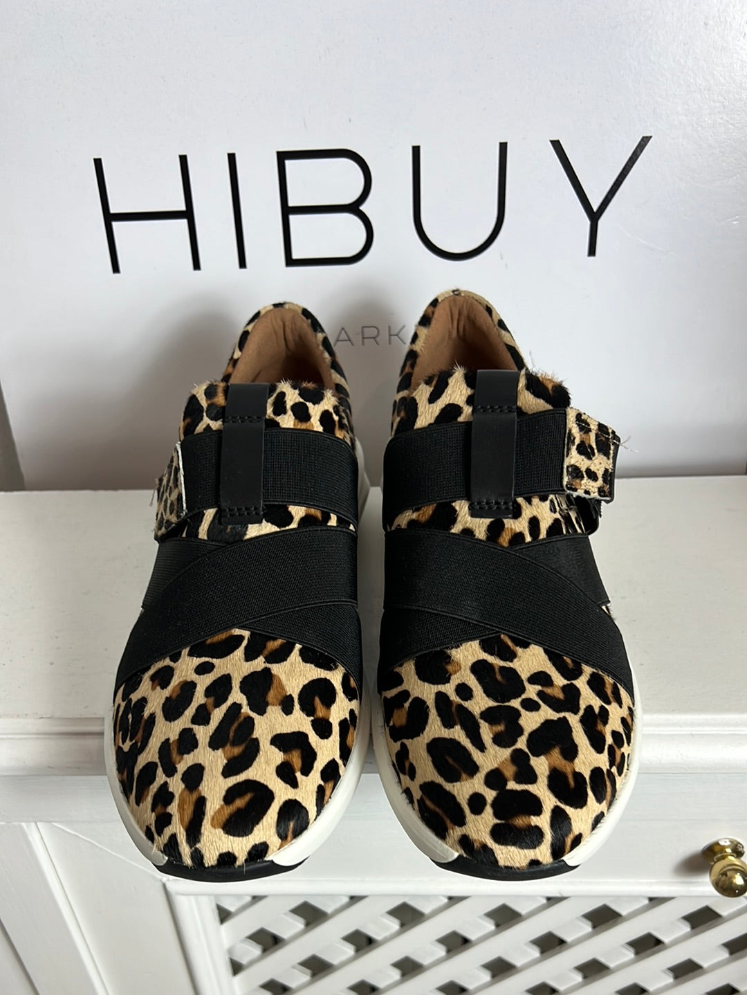 CLARKS. Zapatos textura animal print. T 40