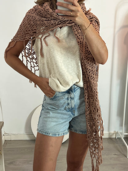 MUCHE ET MUCHETTE. Crocheted beige shawl
