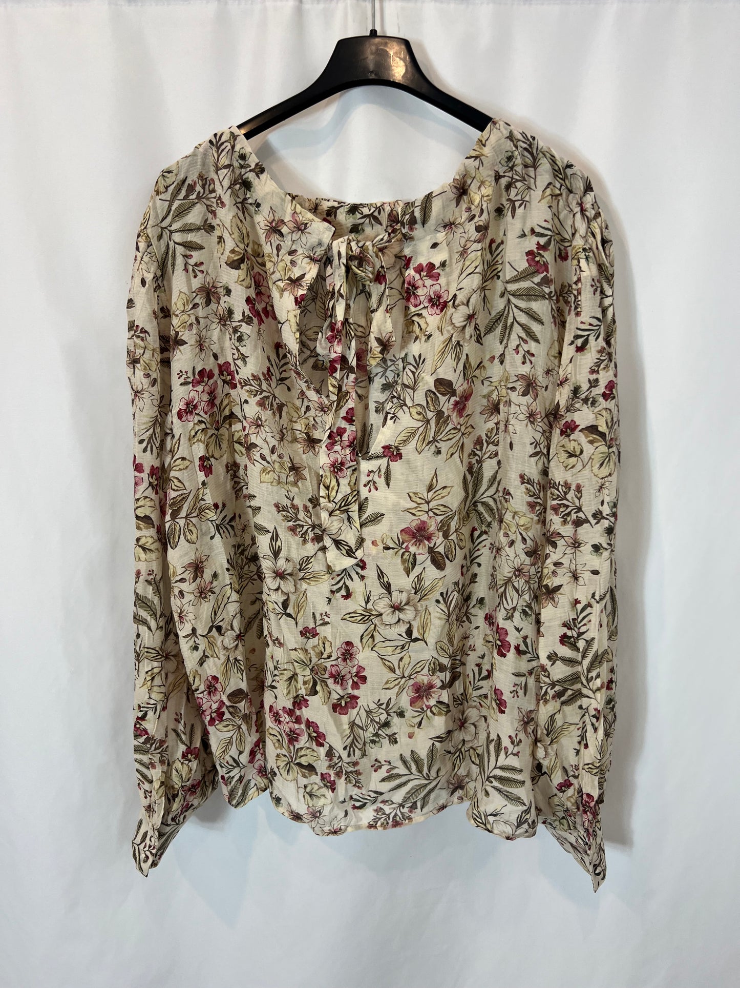 MANGO. Blusa beige flores T.m