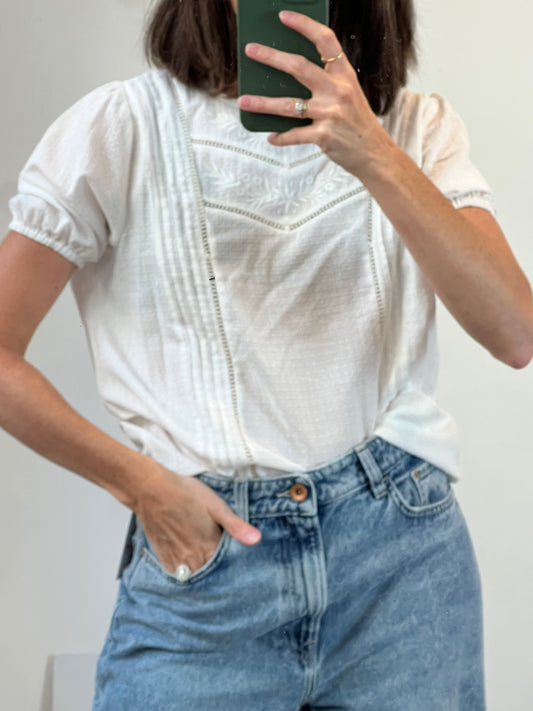 OTRAS. Blusa blanca bordada manga corta T.u(S)