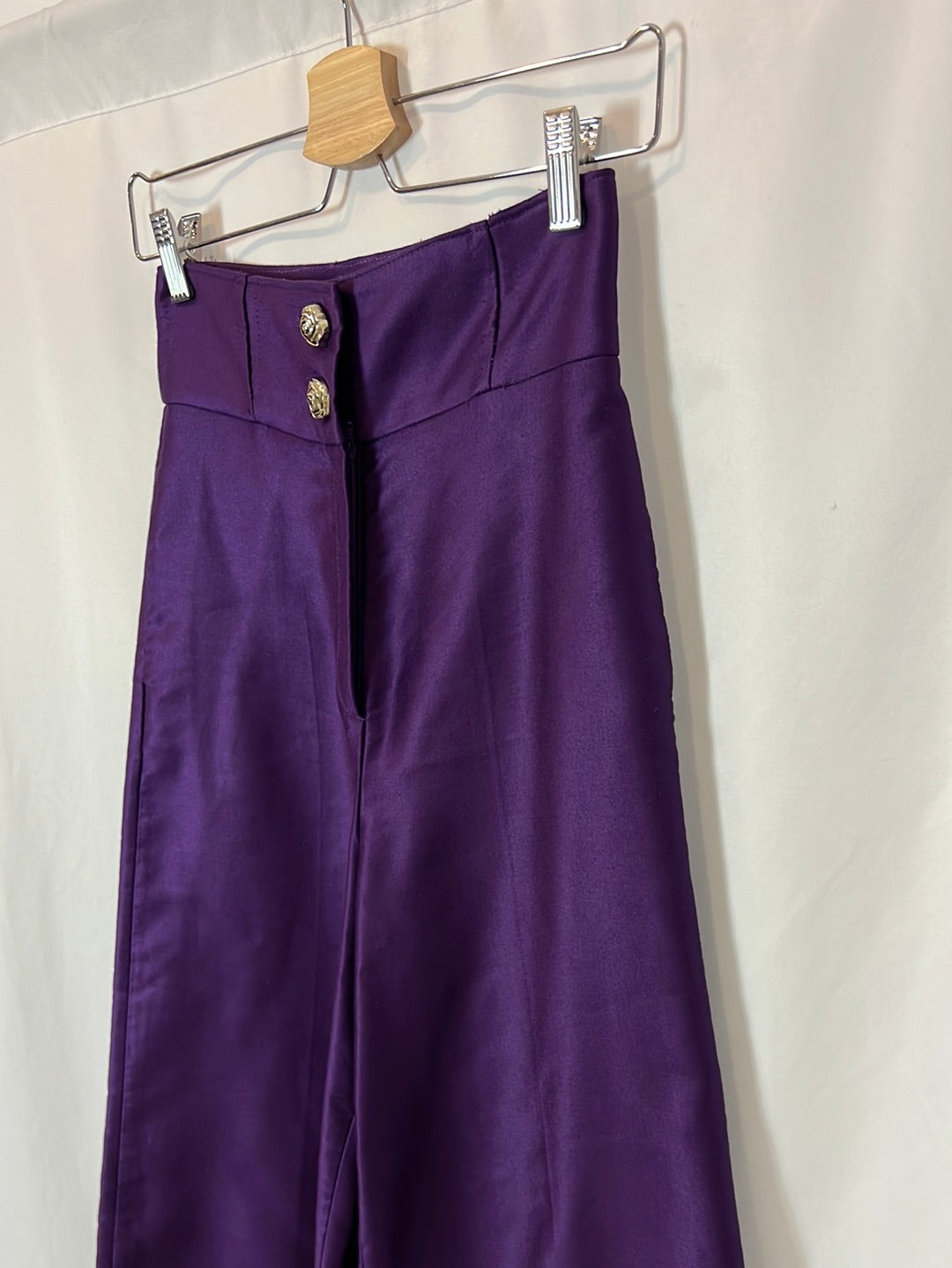 UTERQÜE. Pantalón culotte berenjena. T XS