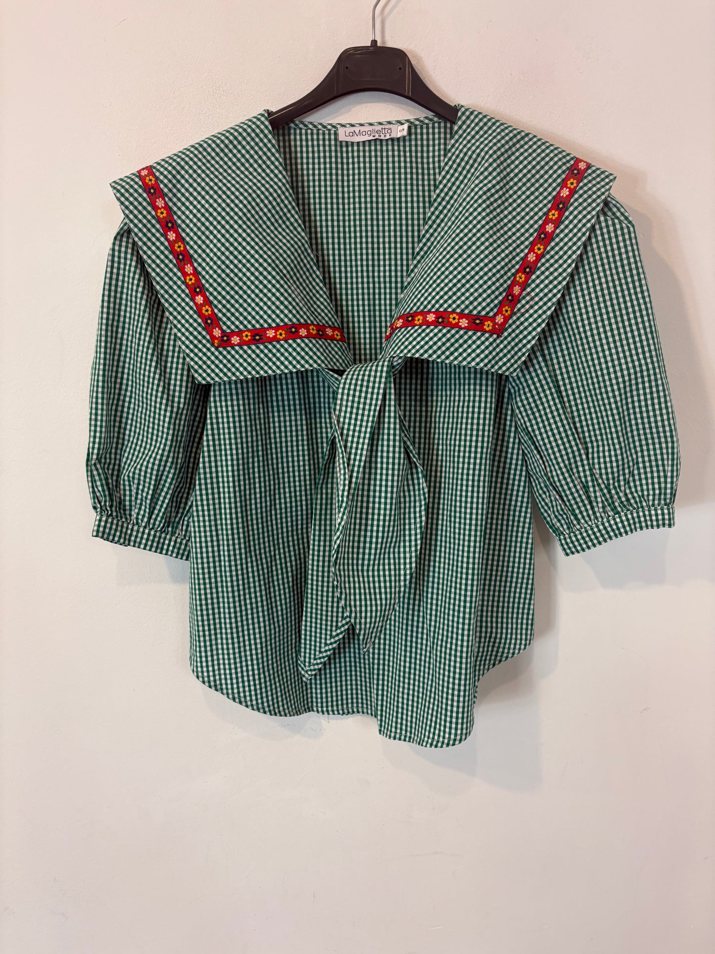 LAMAGLIETTA. Blusa vichy verde cuello