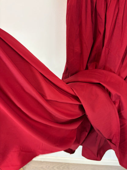 PEPPERMAYO. Vestido largo palabra de honor color vino. T XS