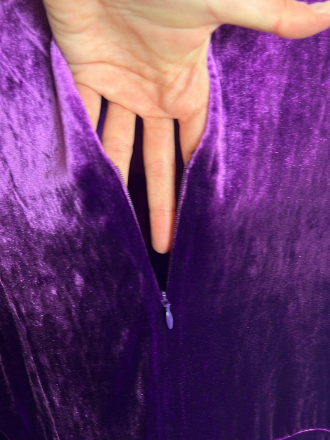 SANDRO. Vestido morado terciopelo. T 2(m)