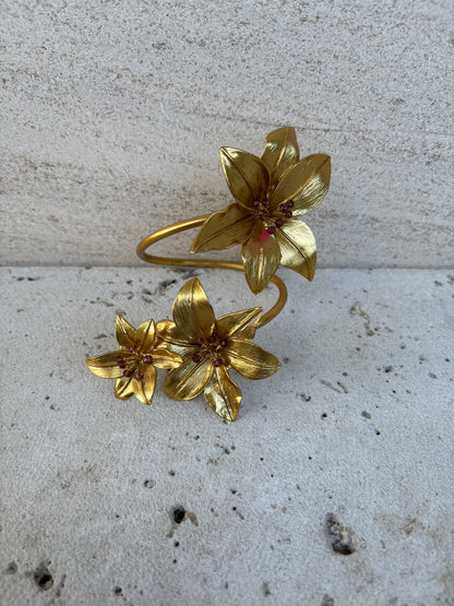 ZARA. Brazalete flores rigido