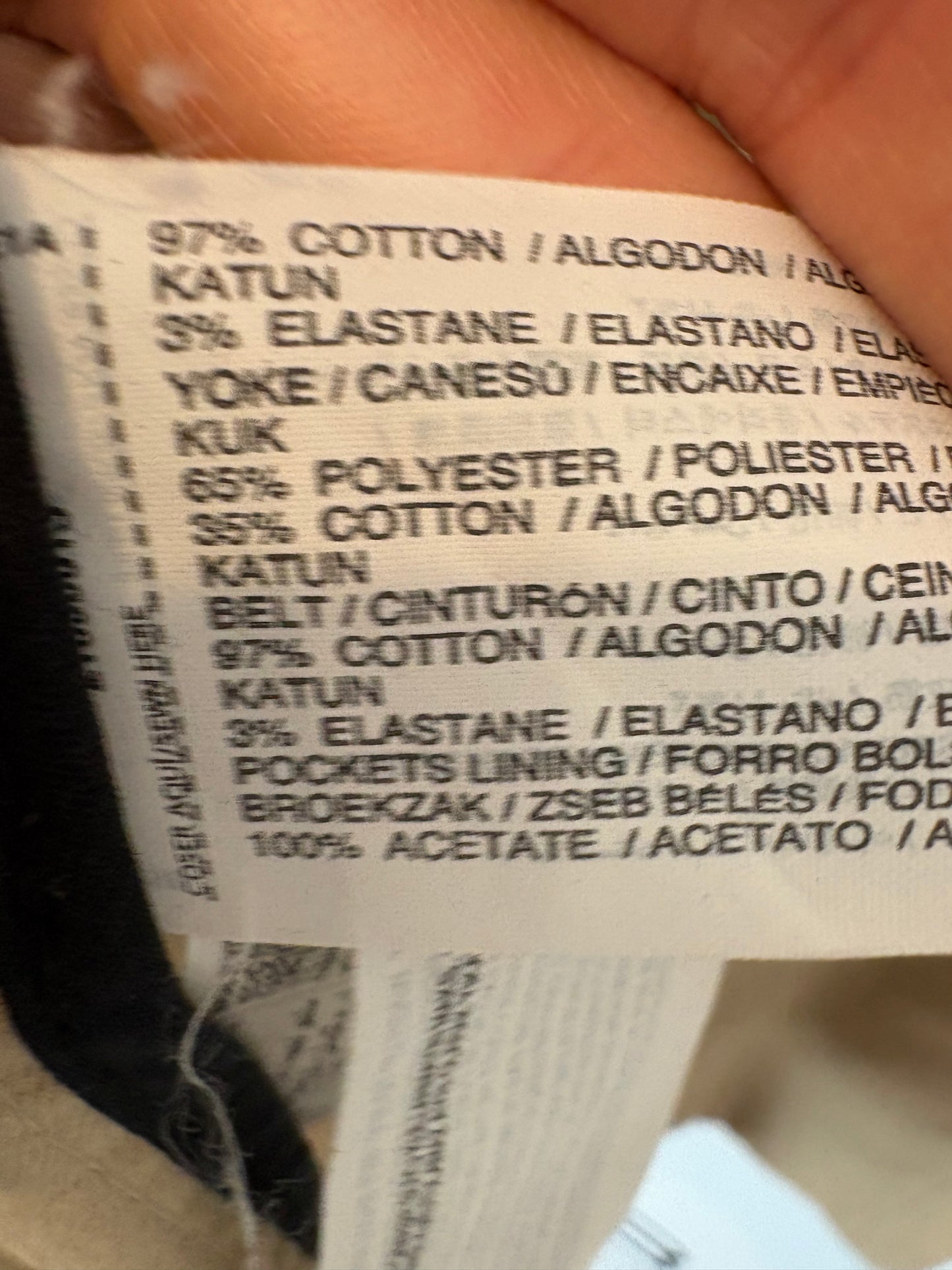 MANGO. Gabardina beige clásica