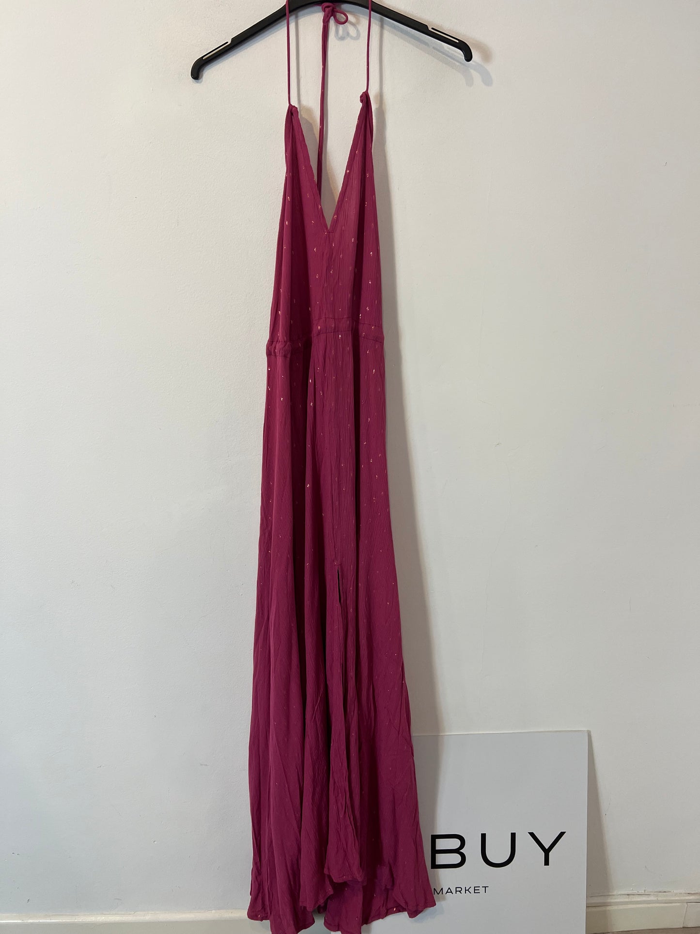 BASYCO. Vestido rosa detalles