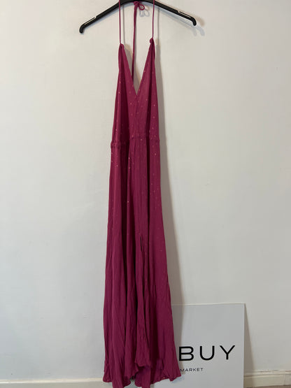 BASYCO. Vestido rosa detalles