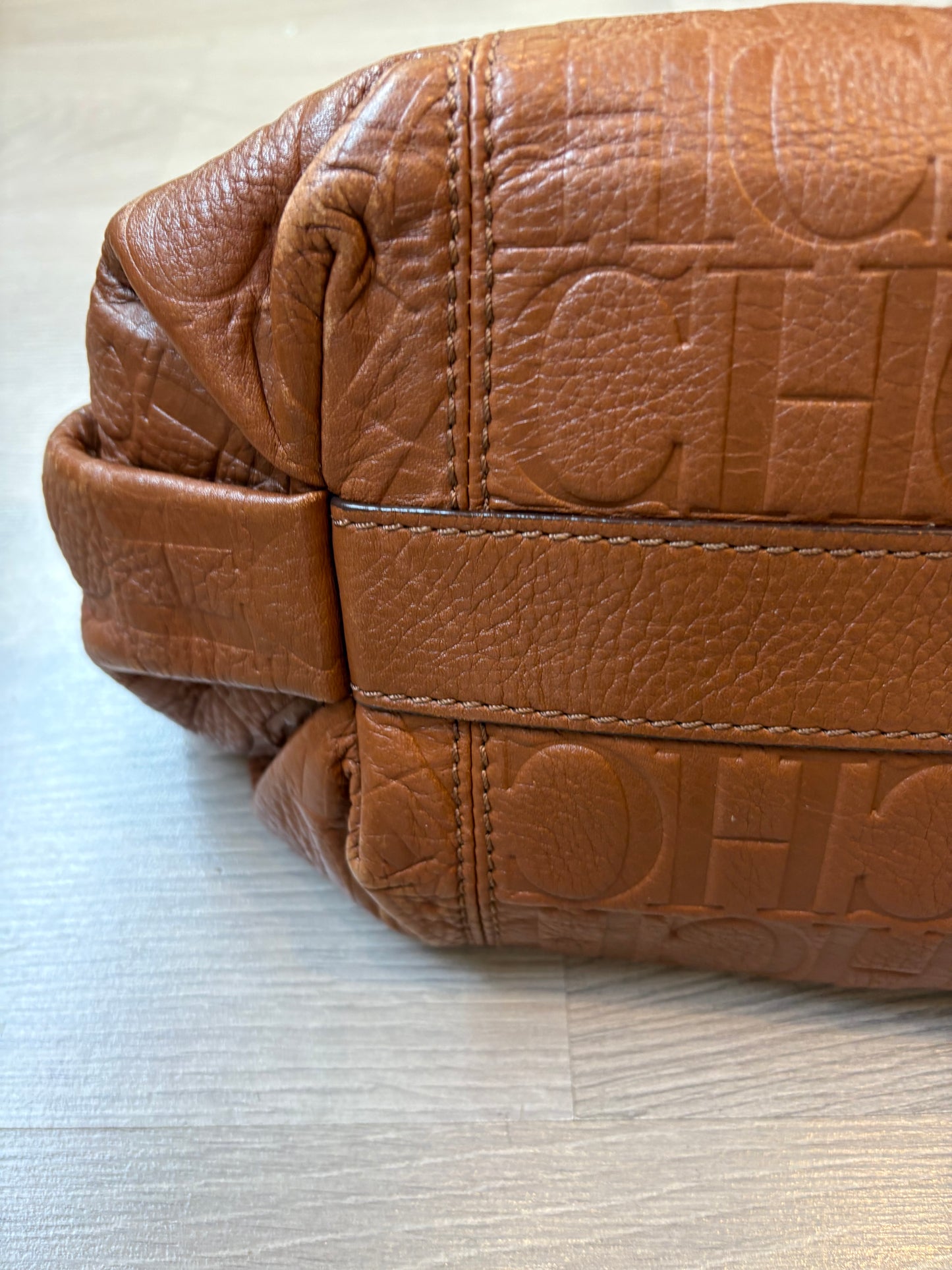 CAROLINA HERRERA. Bolso de hombro asa cadena