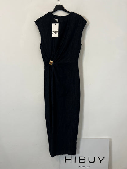 ZARA. Vestido denim midi broche dorado
