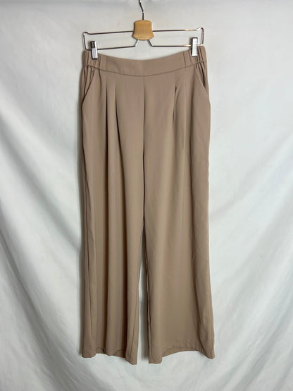 SHEIN. Beige pleated flowy pants. TL