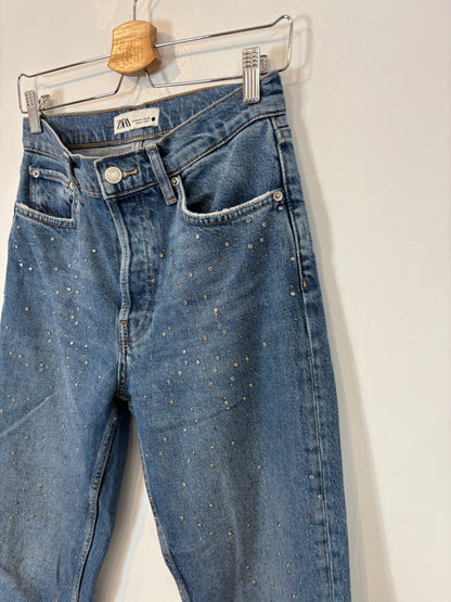 ZARA. Denim recto pedreria