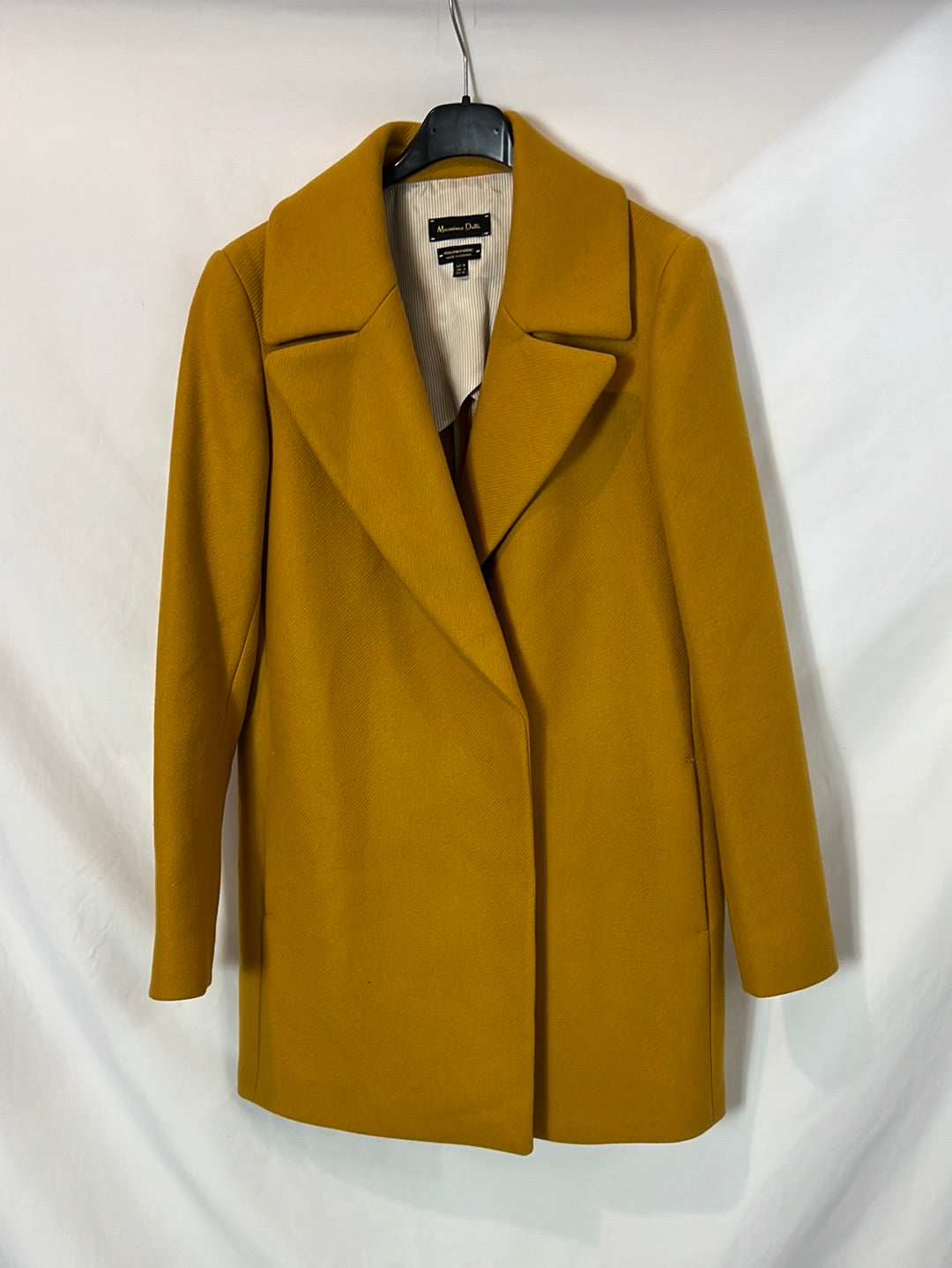 MASSIMO DUTTI. Mustard wool coat. T 36