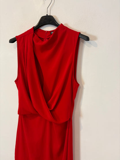 ZARA. Vestido midi rojo detalle escote