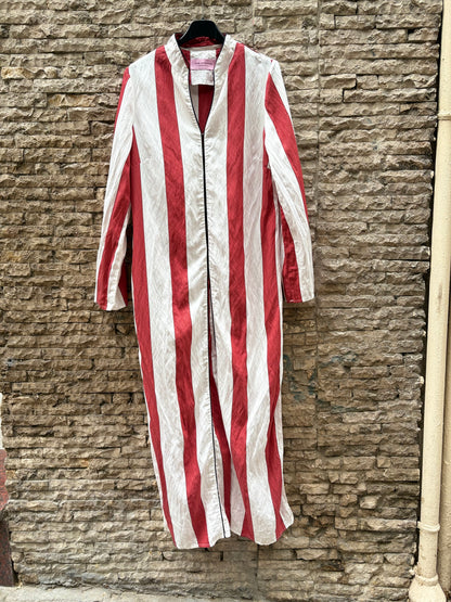 JUAN AVELLANEDA. Vestido largo rayas
