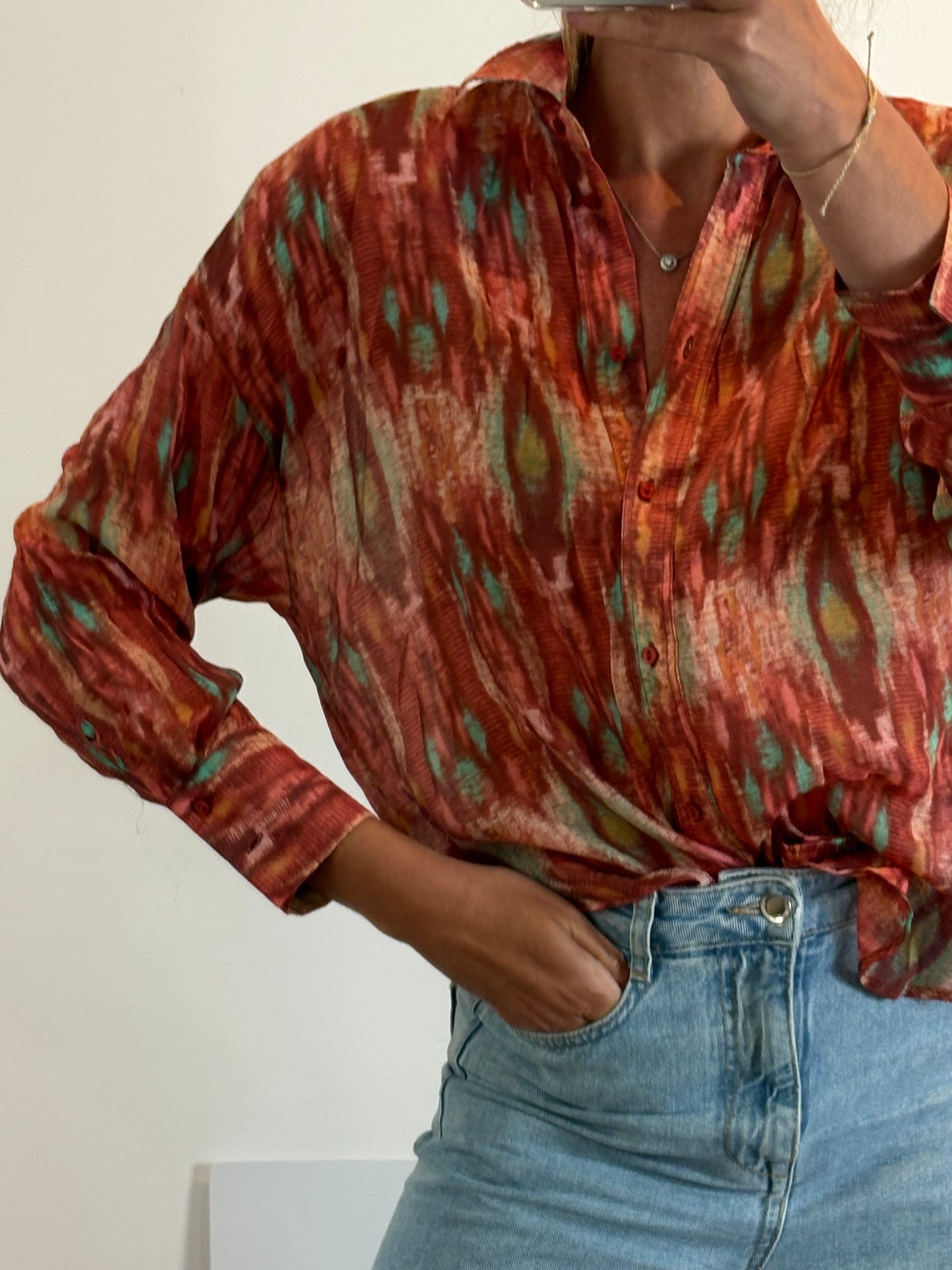 OTRAS. Blusa estampado abstracto. T S