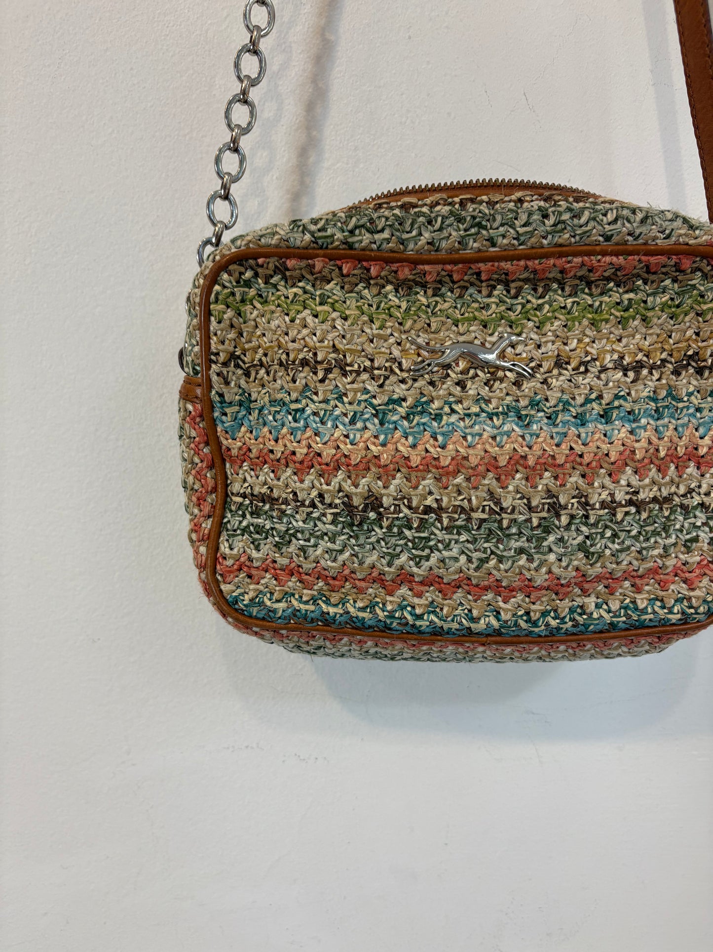 BIMBA Y LOLA. Bolso trenzado colores
